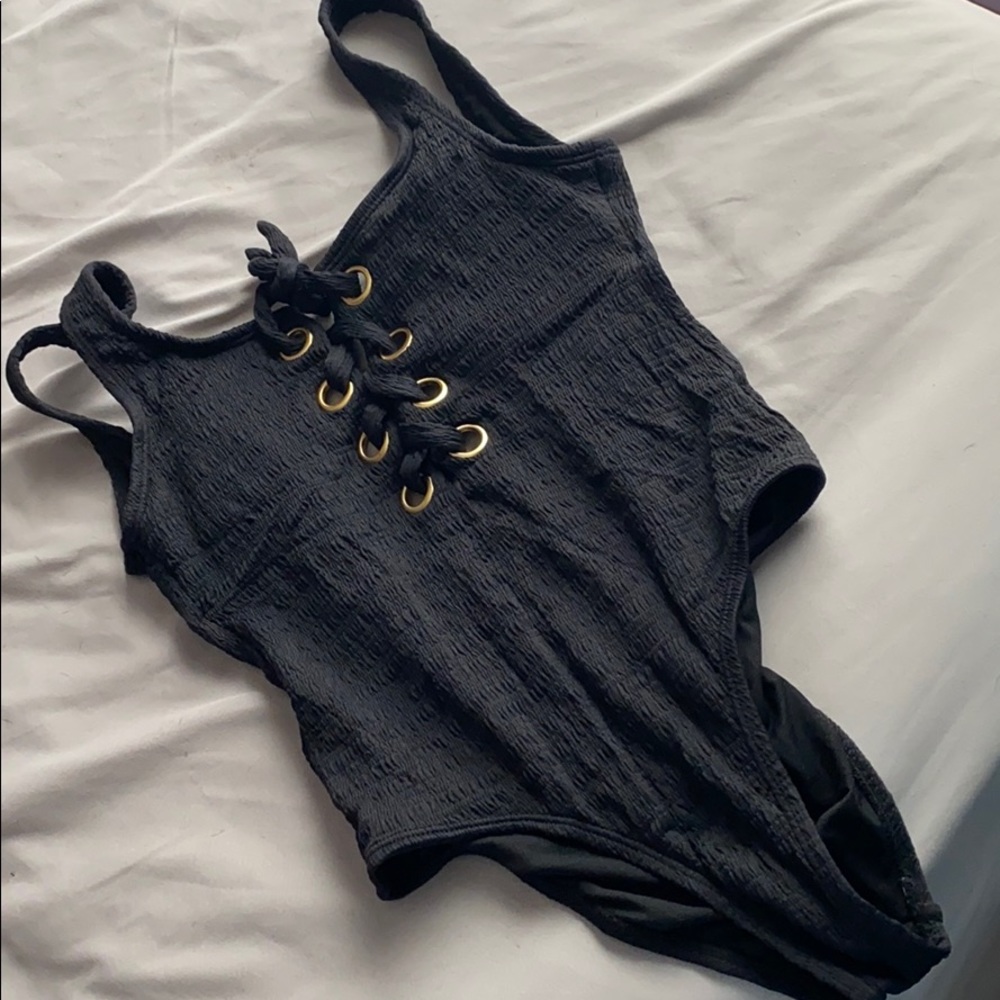 Bathing suit/body suit